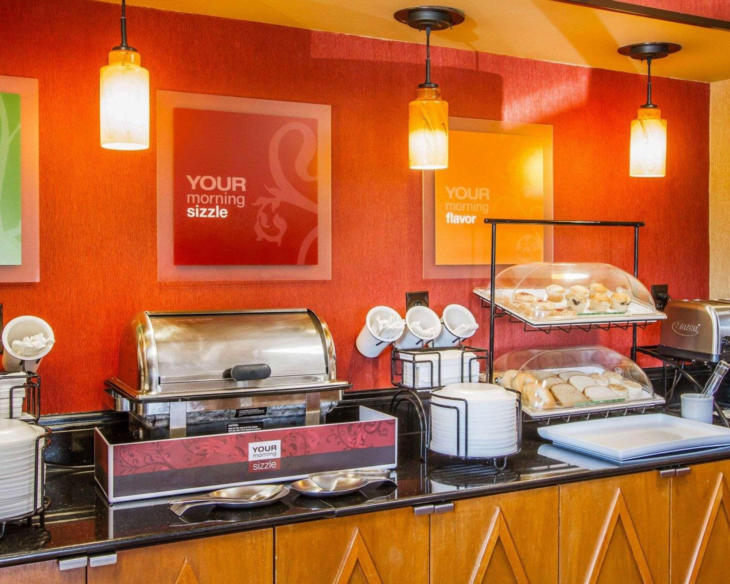 Rodeway Inn & Suites 클락스빌 외부 사진