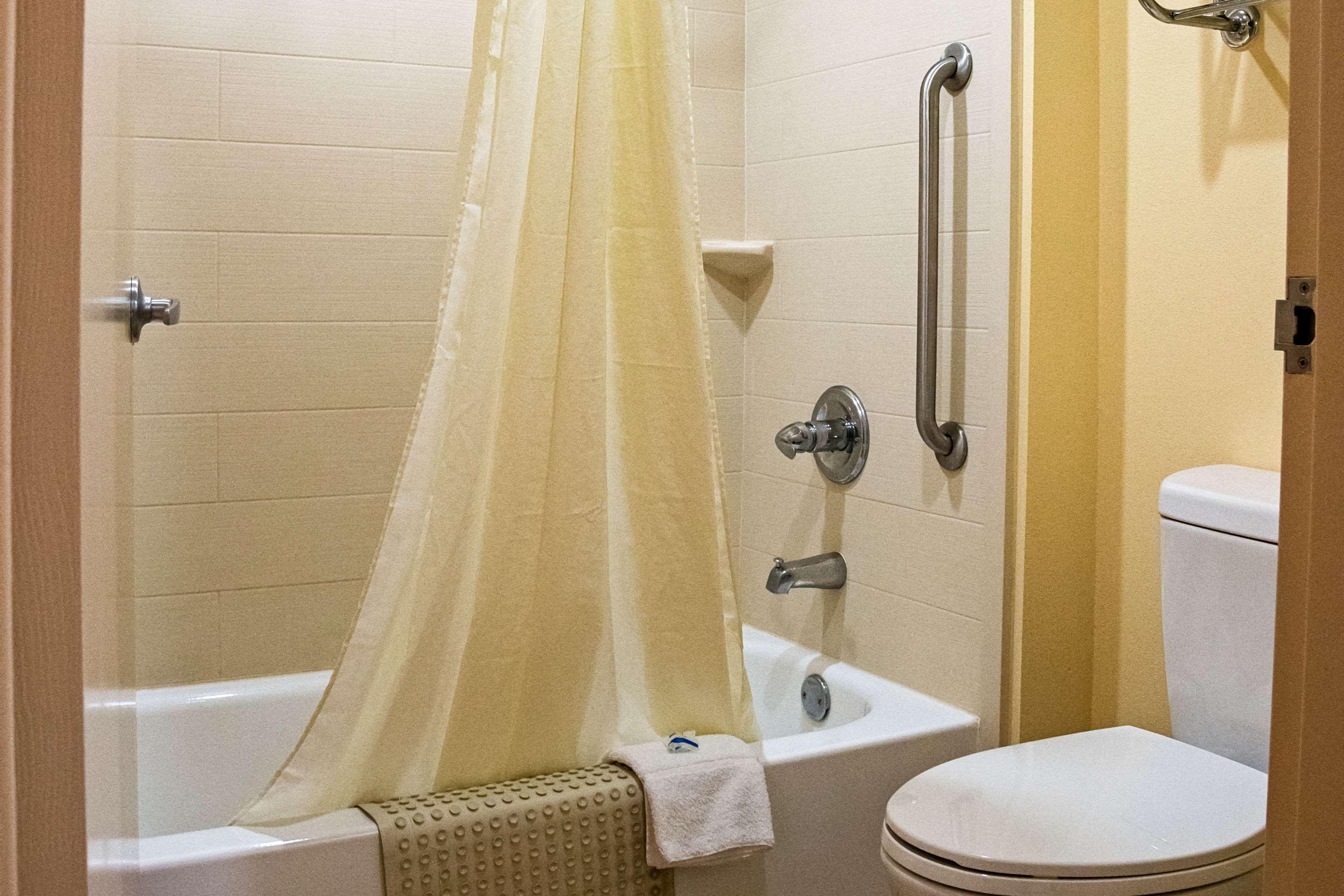 Rodeway Inn & Suites 클락스빌 외부 사진