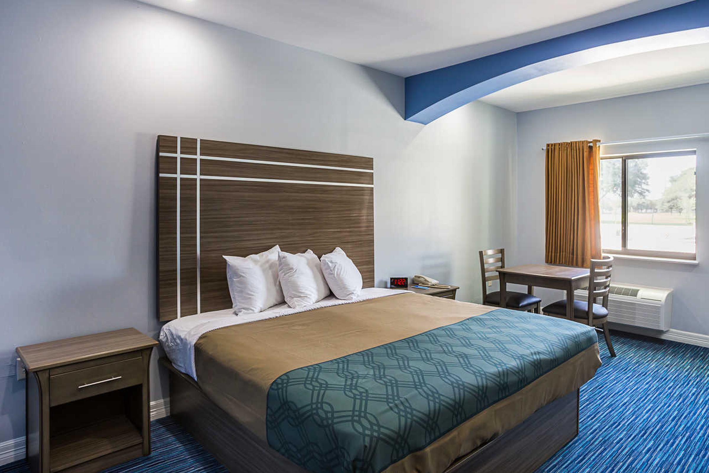 Rodeway Inn & Suites 클락스빌 외부 사진