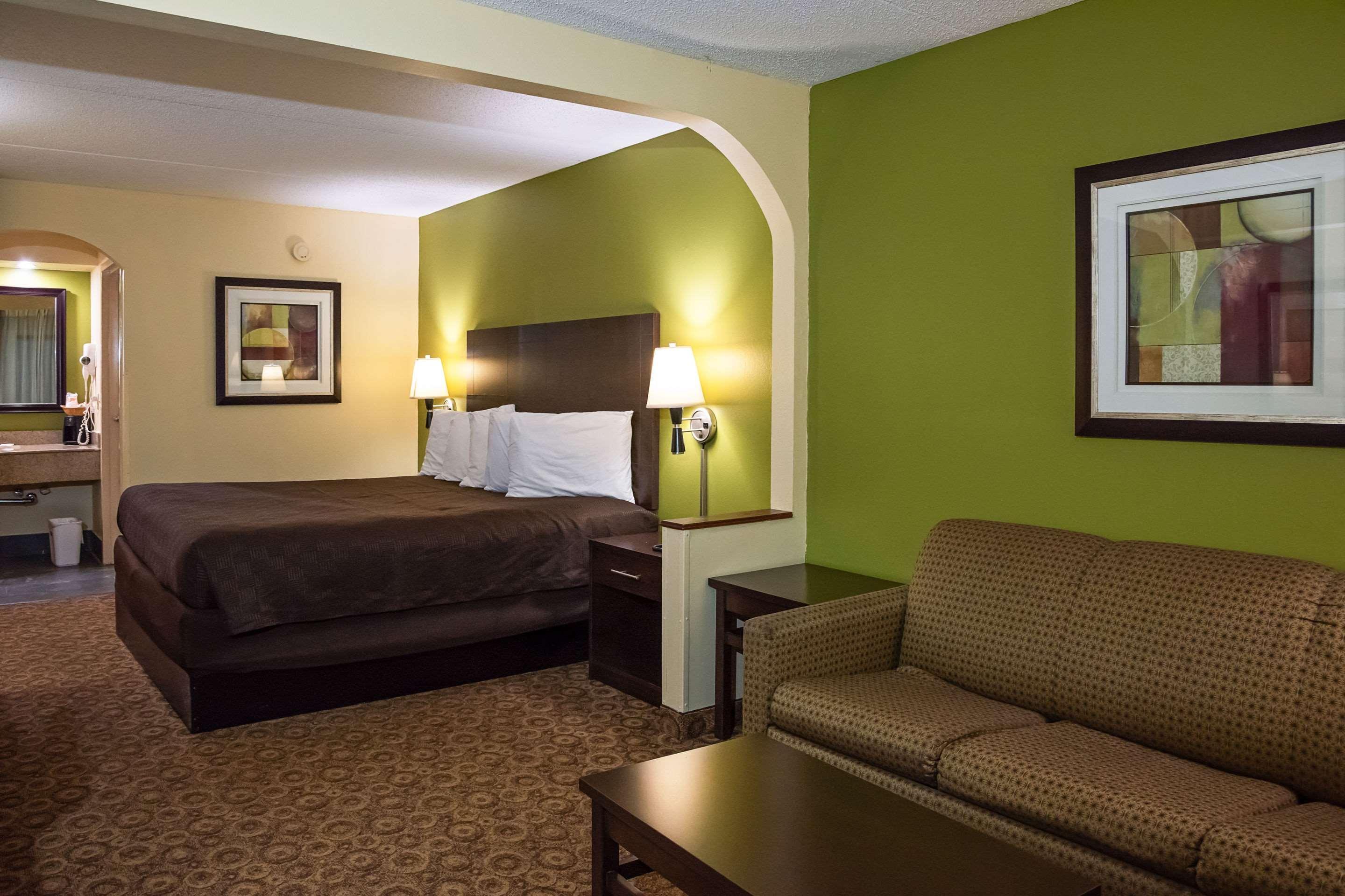 Rodeway Inn & Suites 클락스빌 외부 사진