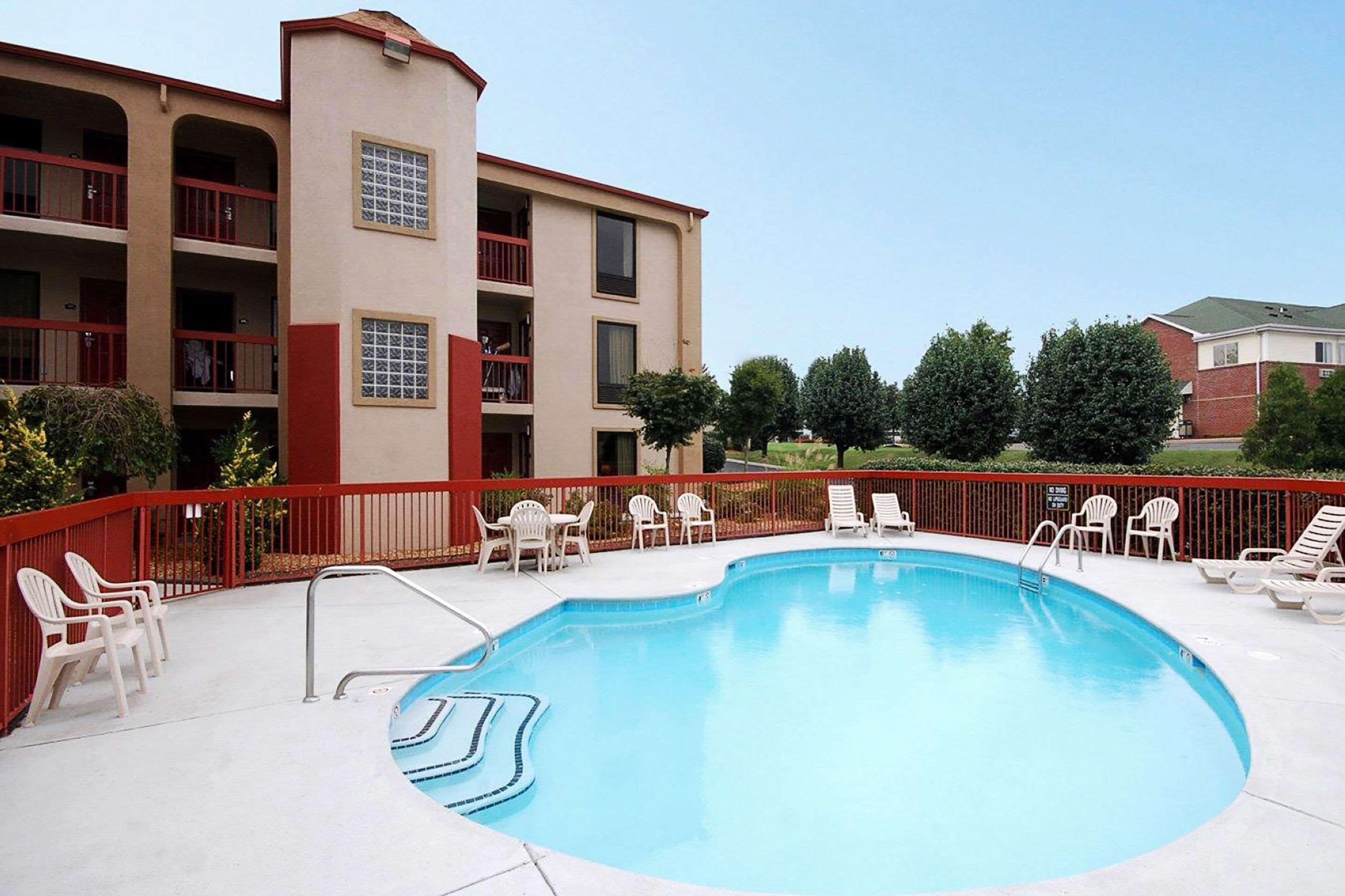 Rodeway Inn & Suites 클락스빌 외부 사진
