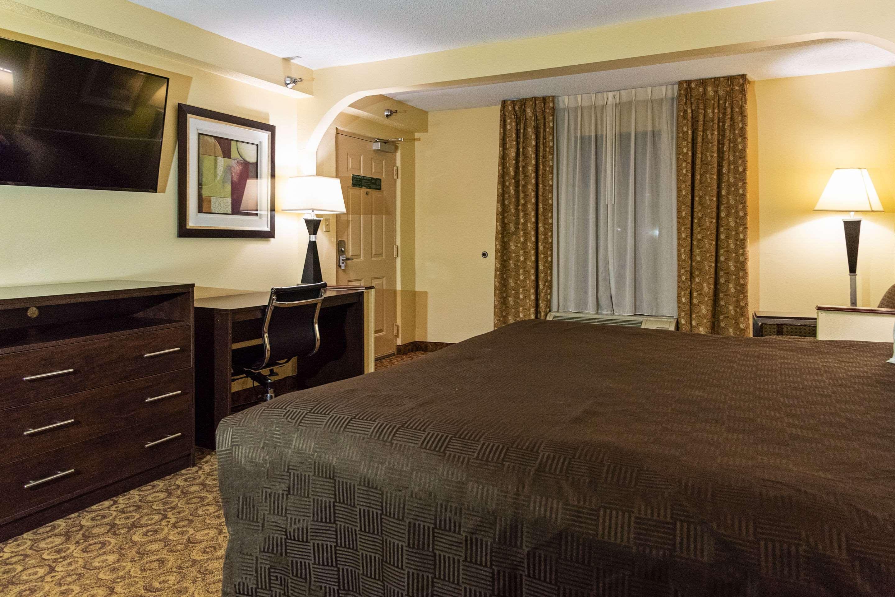 Rodeway Inn & Suites 클락스빌 외부 사진