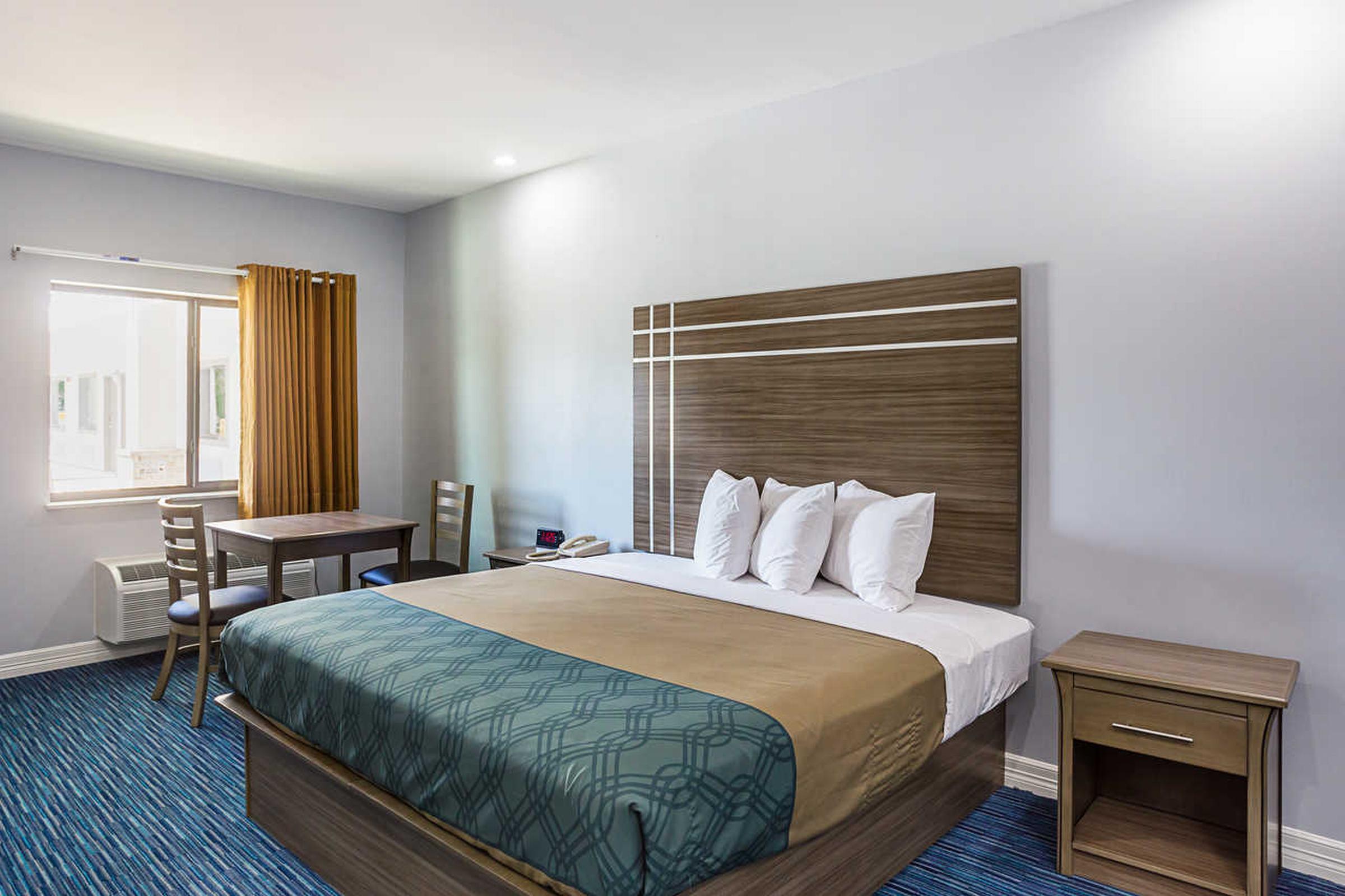 Rodeway Inn & Suites 클락스빌 외부 사진