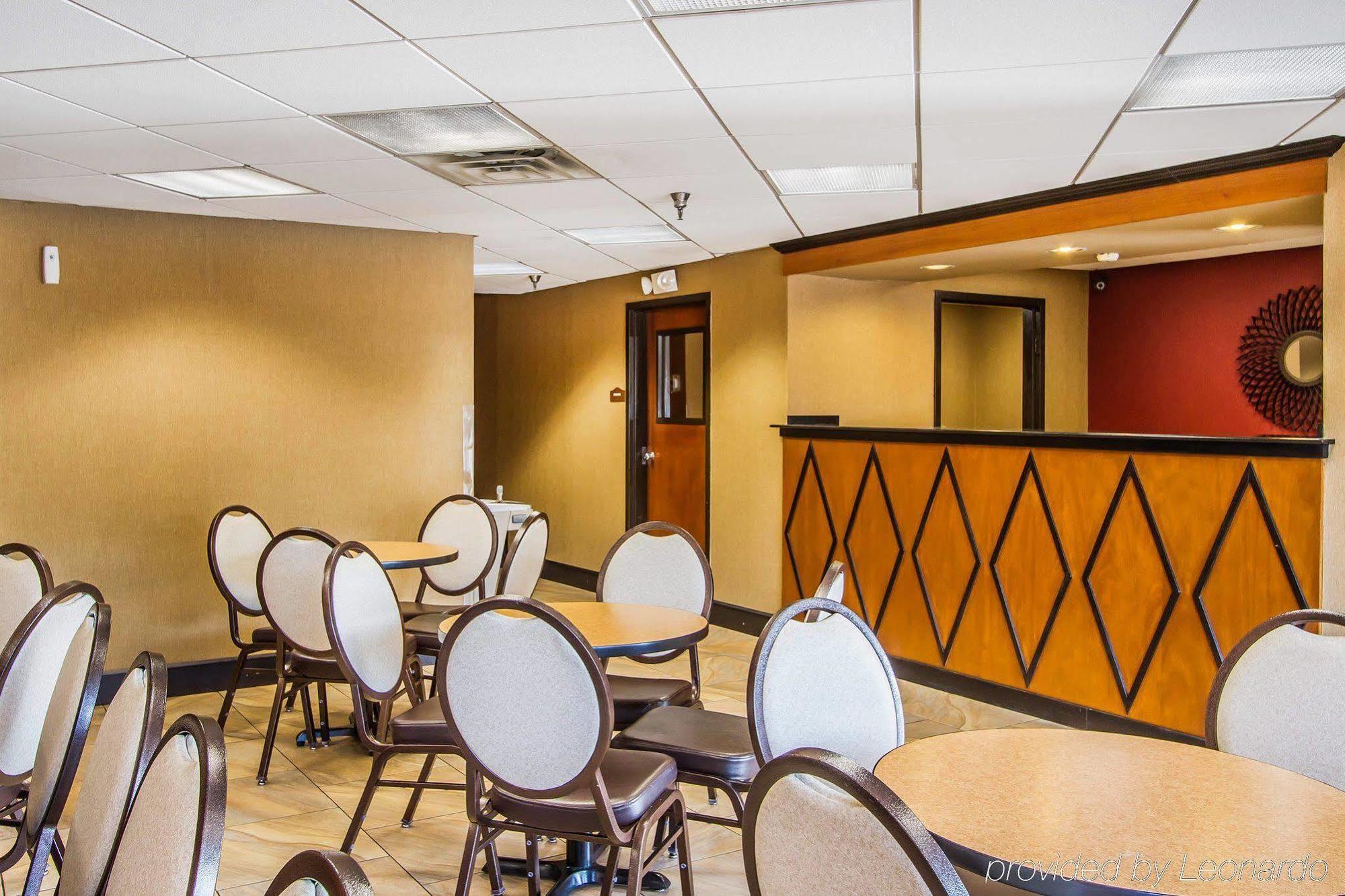 Rodeway Inn & Suites 클락스빌 외부 사진