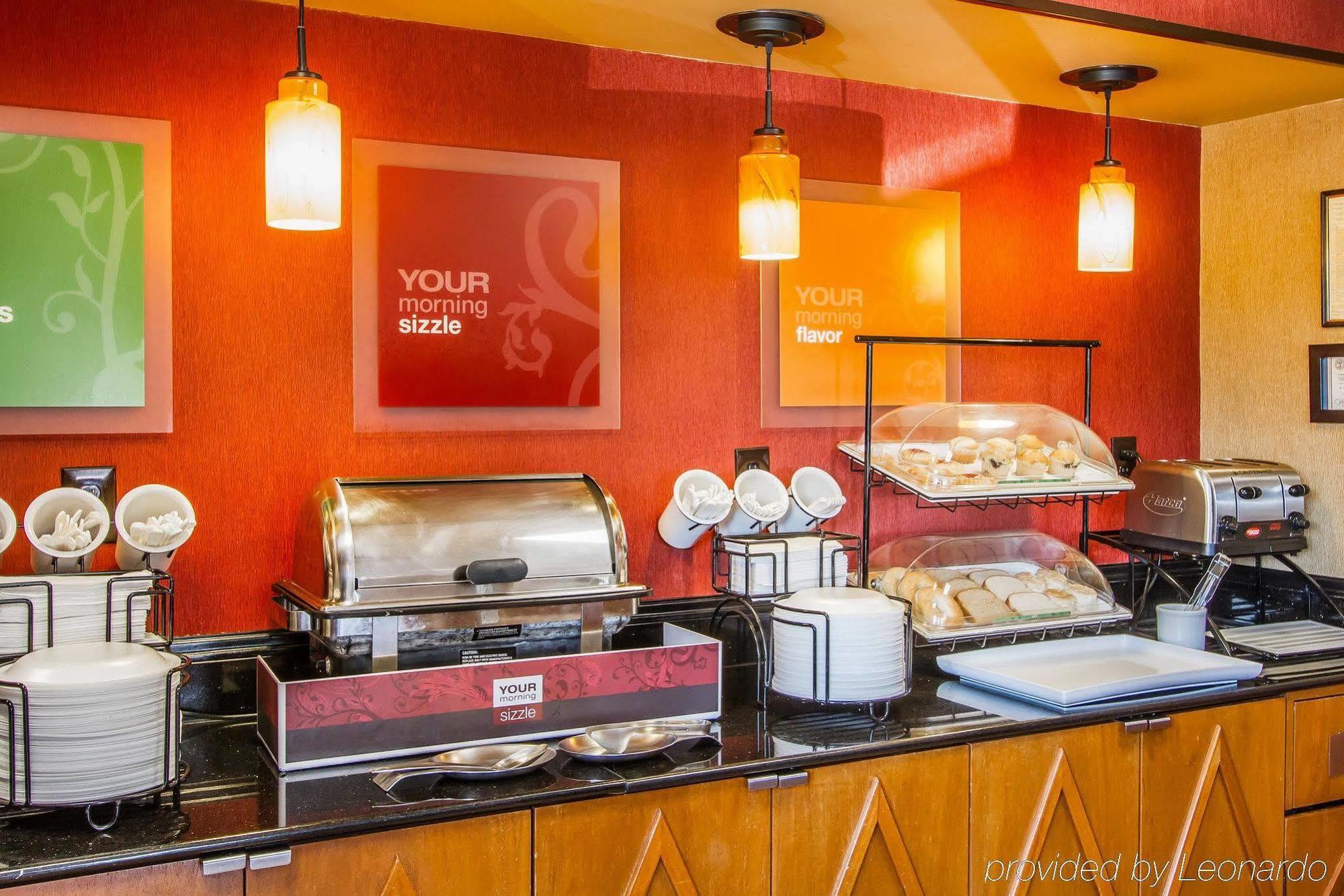 Rodeway Inn & Suites 클락스빌 외부 사진