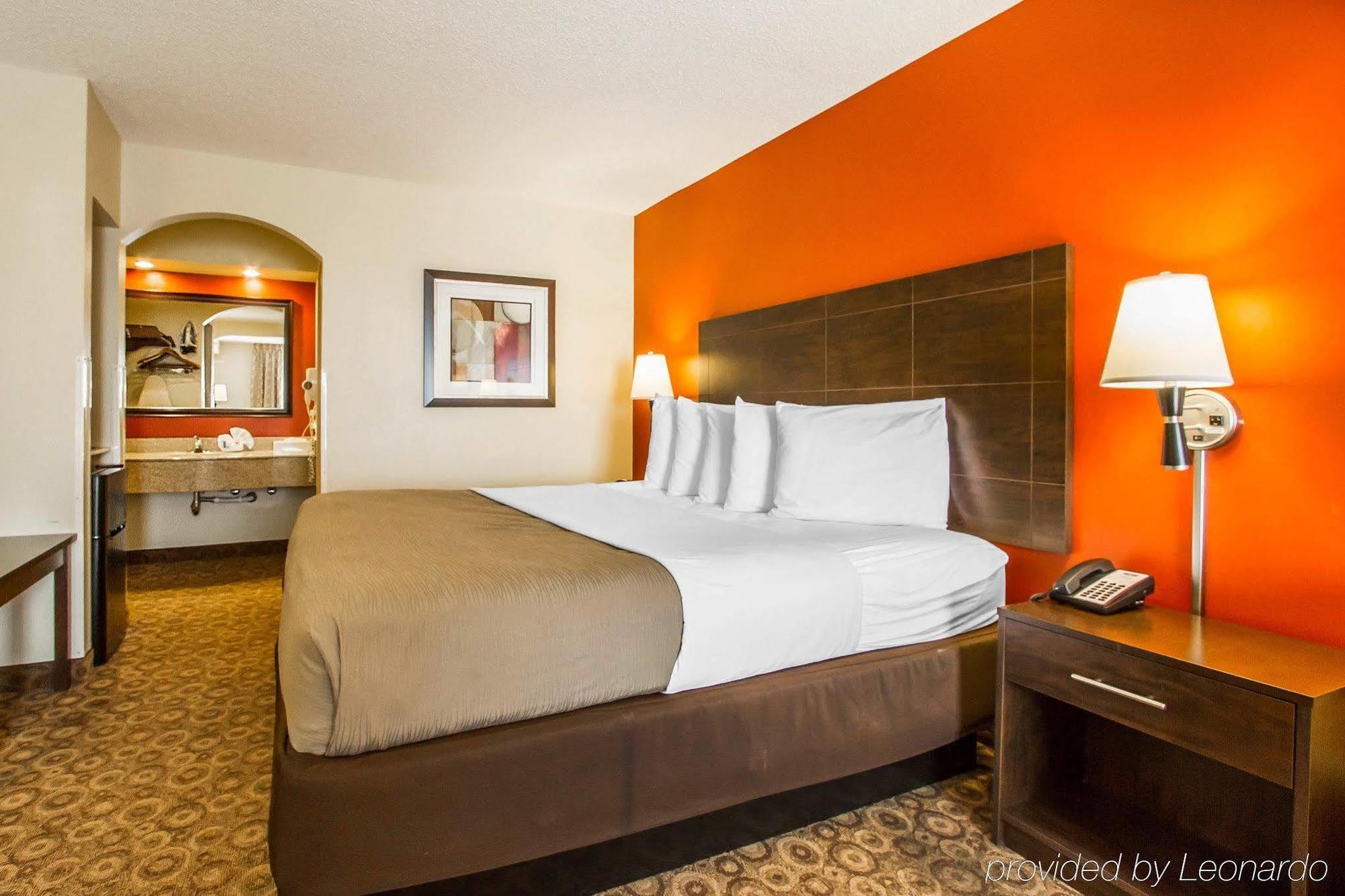 Rodeway Inn & Suites 클락스빌 외부 사진