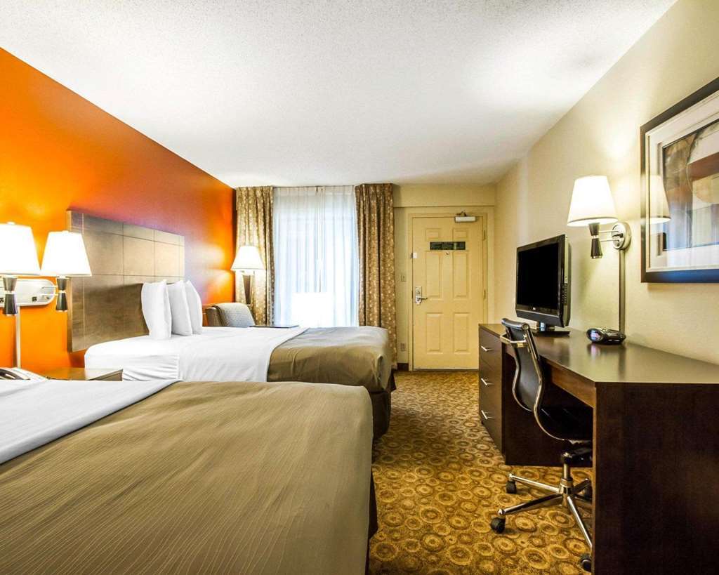 Rodeway Inn & Suites 클락스빌 객실 사진